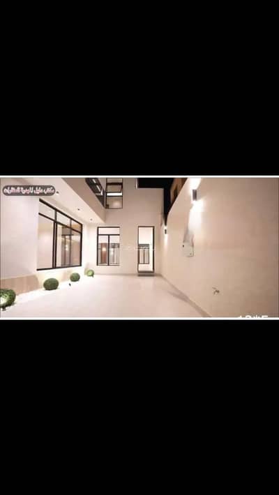 5 Bedroom Villa for Sale in Riyadh, Riyadh Region - Luxurious villa for sale in a prime location in Al-Mahdiyah, West Riyadh