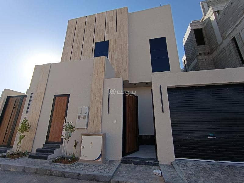 4 Bedrooms Villa For Sale in Al Rimal, Riyadh