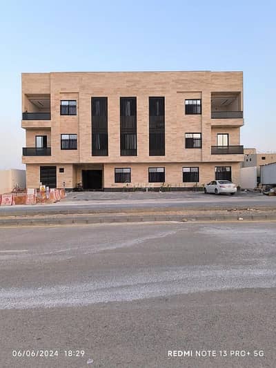 4 Bedroom Flat for Sale in West Riyadh, Riyadh - 4 Bedrooms Apartment For Sale Dhahrat Laban, West Riyadh