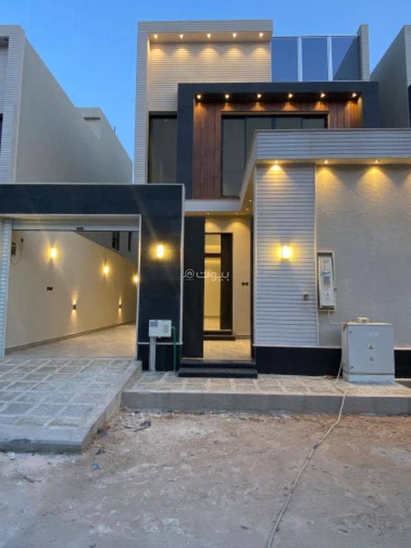 Internal staircase villa for sale in Al-Mounisiyah neighborhood