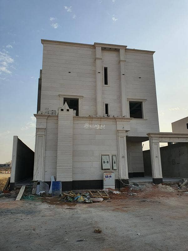 Villa with floor and 4 apartments for sale in Al-Bayan neighborhood, Riyadh