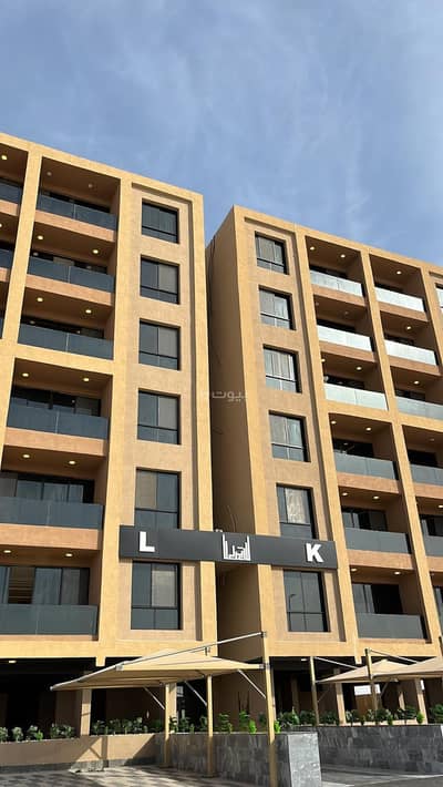 4 Bedroom Flat for Sale in Dammam, Eastern Region - Apartment for sale in Shuala, Dammam