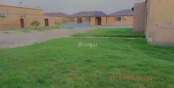 2 Bedroom Farm for Sale in Aleaqilat and Farmsa, Al Qassim Region - Farm for sale in Ar Rass