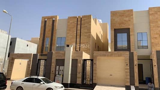 11 Bedroom Villa for Sale in Riyadh, Riyadh Region - For sale villa with internal staircase and two apartments in Al-Munsiyah, Riyadh