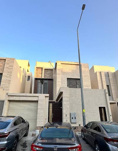 11 Bedroom Villa for Sale in North Riyadh, Riyadh - Villa with separate apartment for sale in Al Arid, Riyadh