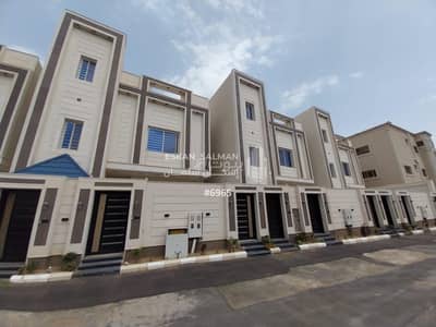 8 Bedroom Flat for Sale in Al Jabal, Khamis Mushait - Roof Apartment for Sale in Al Jabal, Khamis Mushait