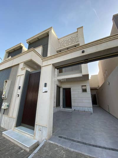 7 Bedroom Villa for Sale in Khub Al Thanyan, Buraydah Al Qassim Region - Villa - Buraydah - Khub Thaniyan District (Al-Khubaybiyah)