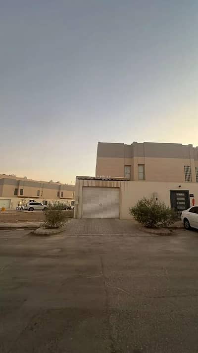 6 Bedroom Villa for Sale in North Riyadh, Riyadh - Villa for sale in King Khalid International Airport, North Riyadh