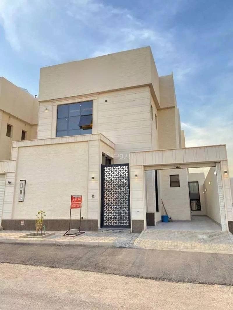 villa 4 rooms for Sale  in Al Mahdiyah, Riyadh