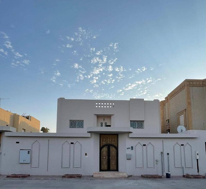 Villa with 7 bedrooms, 2 majlises, a salon, 2 dining rooms, and a reception area for rent in Al-Woroud, Riyadh.