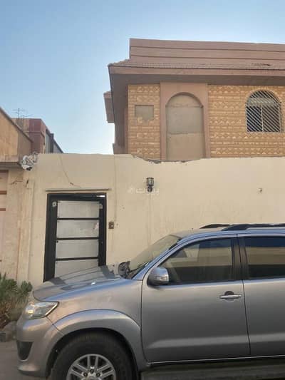 11 Bedroom Villa for Sale in East Riyadh, Riyadh - Semi-detached villa with a corner in front of it, with a government facility and a mosque in the western Al Naseem, 312 sqm, Riyadh