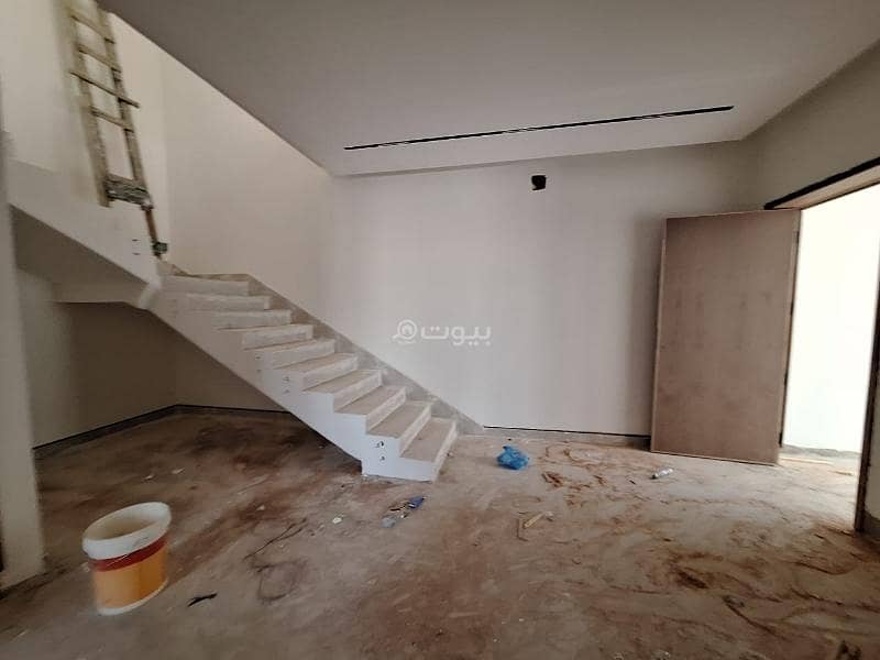 Floor For Sale in 
Al Munsiyah, East Riyadh