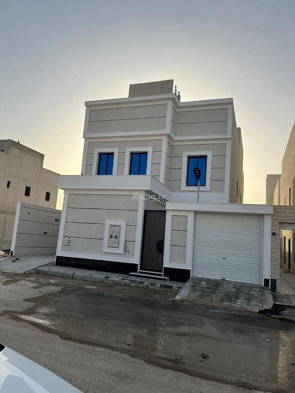 7 Bedrooms Floor For Sale in Badr, Riyadh