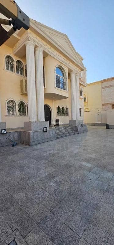 Villa for sale in 
Al Shati, North Jeddah