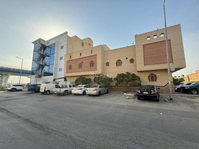 Ground floor apartment for rent in the south of Riyadh, Al Azizia neighborhood, Shabab Street