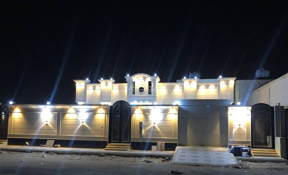 Floor For Sale In East Airport District, Najran