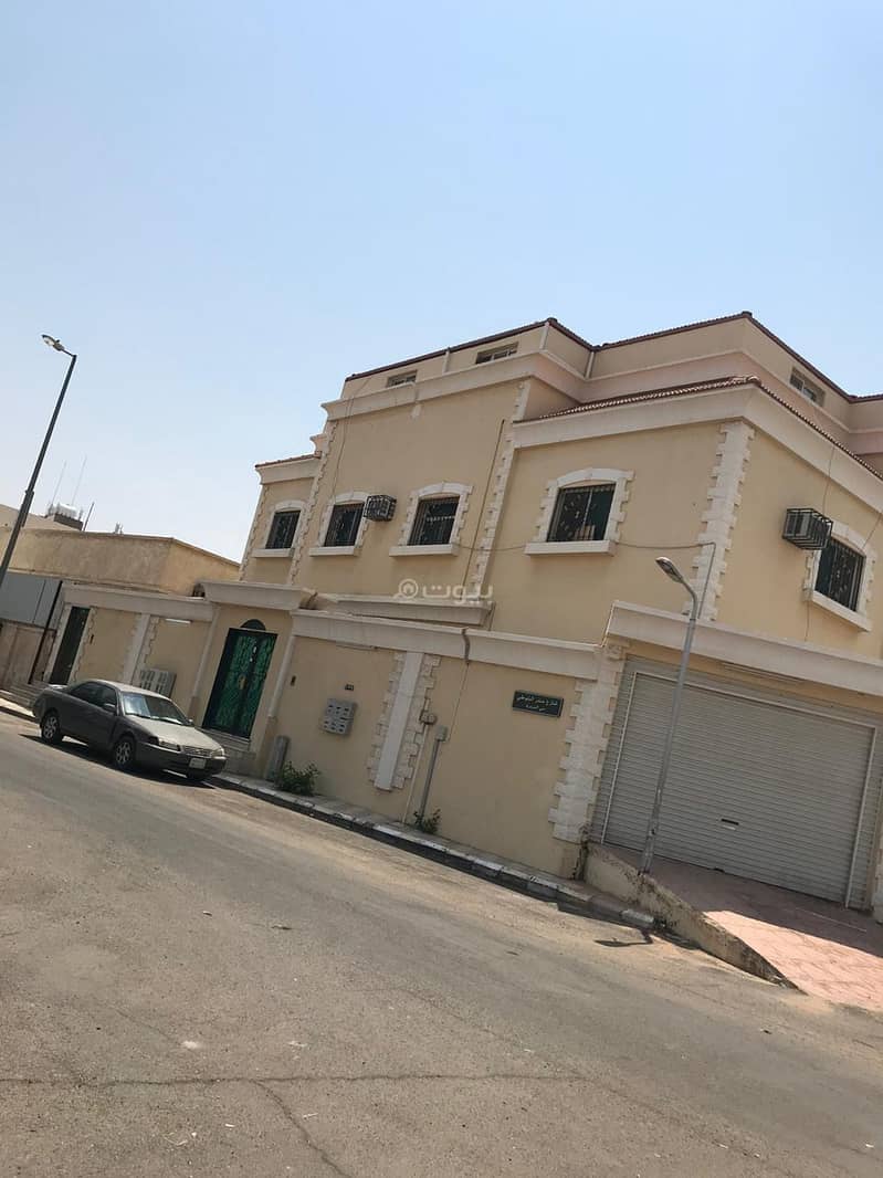 عمارة سكنية مع سطح صغير للبيع بالعزيزية القديمة، تبوك عمارة سكنية مع سطح صغير للبيع بالعزيزية القديمة، تبوك