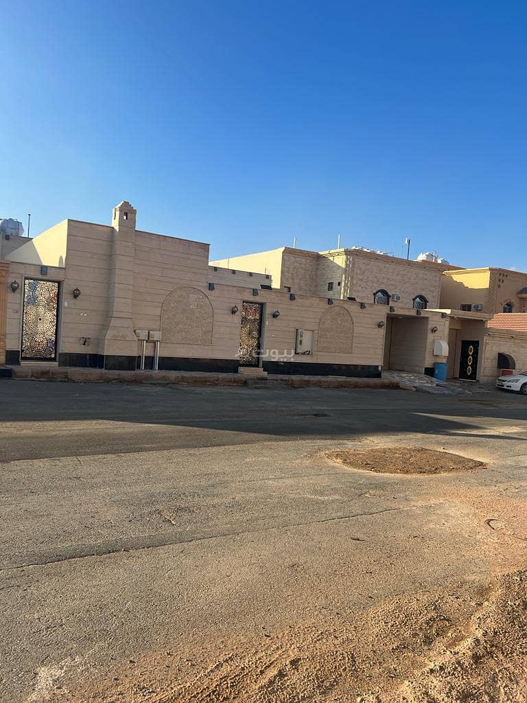 Luxury Furnished Floor For Sale In Al Nafl, Hail Luxury Furnished Floor For Sale In Al Nafl, Hail