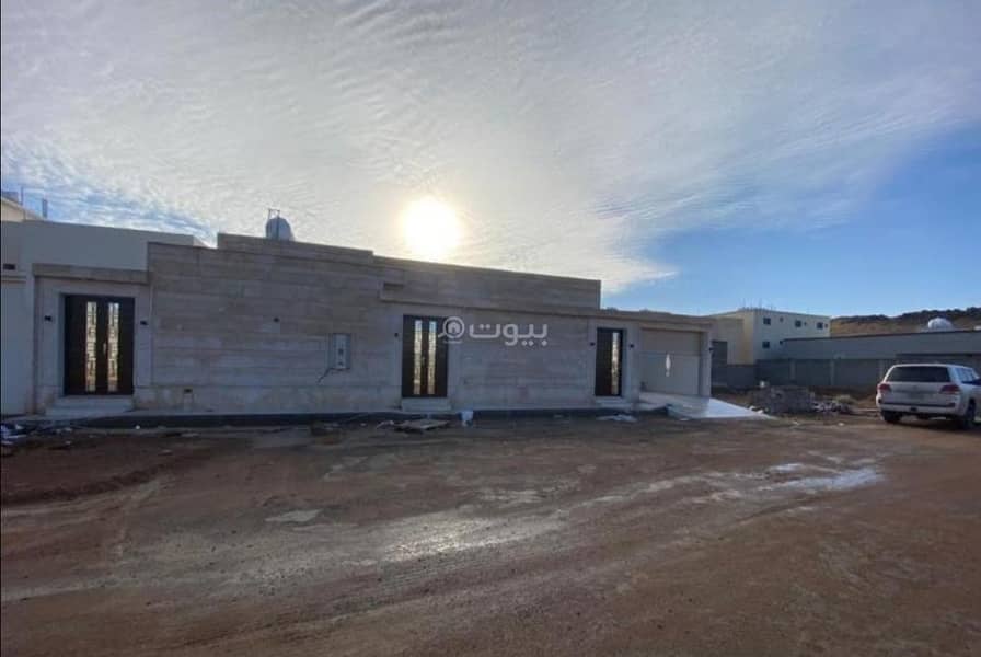 For Sale Floor Establishment For Two Apartments In Al Suwayfilah, Hail