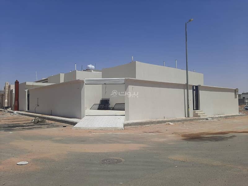 Floor with a yard for sale in Al Suwayfilah, Hail Floor with a yard for sale in Al Suwayfilah, Hail