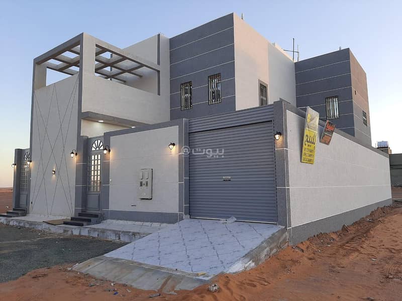 Villa for sale a duplex and land with deed in Al Nisiyah, Hail