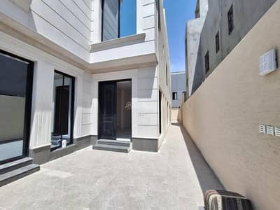 6 Bedroom Villa for Sale in East Riyadh, Riyadh - Villa For Sale in Al Qadisiyah, East Riyadh