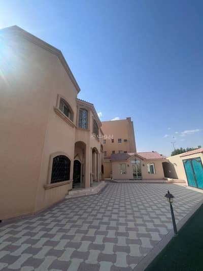 10 Bedroom Villa for Sale in North Riyadh, Riyadh - Luxurious villa with a large area and very luxurious design