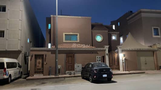 8 Bedroom Villa for Sale in North Riyadh, Riyadh - Villa For Sale in Al Aqiq, North Riyadh