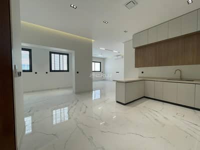 3 Bedroom Flat for Rent in North Riyadh, Riyadh - Luxurious full floor with modern design, 3 bedrooms and spacious living room, Yasmin neighborhood, Riyadh