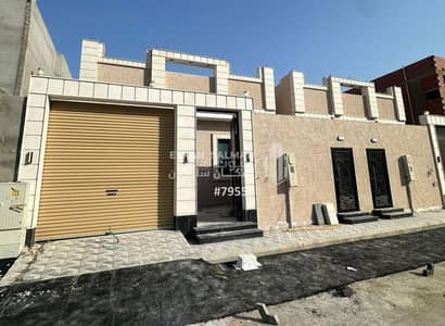 5 Bedroom Floor for Sale in North Jeddah, Jeddah - Floor for sale in  Al Riyadh, North Jeddah