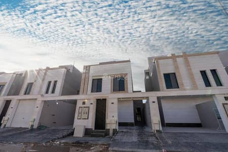 5 Bedroom Floor for Sale in East Riyadh, Riyadh - Ground floors for sale