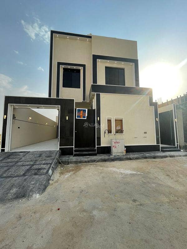 Adwar Basik is an independent house in Al Janaderiya neighborhood, east Riyadh.