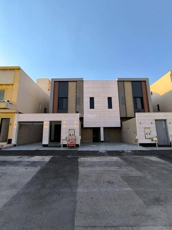 Upper floor townhouse with 4 bedrooms for sale in Al Munsiyah, Riyadh