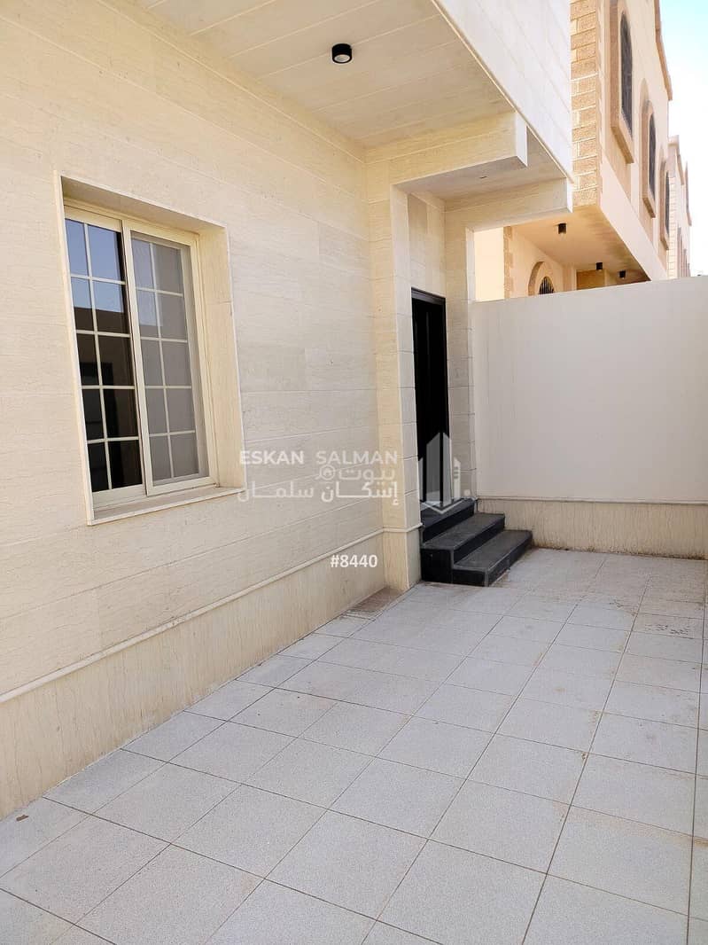 Villa - Al Madinah Al Munawwarah - Al Ranouna district in Al Hijrah area, Sharif Nael famous plan