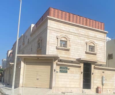 8 Bedroom Villa for Sale in North Jeddah, Jeddah - Villa for sale in Al Hamdaniyah, North Jeddah