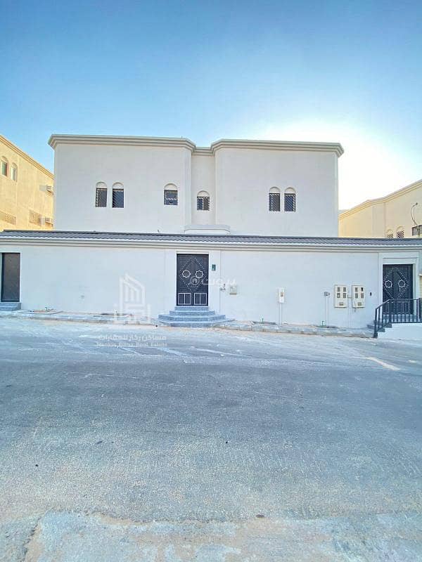 Floor for rent in Al Rawabi, east of Riyadh