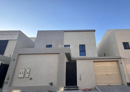 11 Bedroom Villa for Rent in East Riyadh, Riyadh - Internal Staircase Villa for Rent in Al Maizilah, East Riyadh