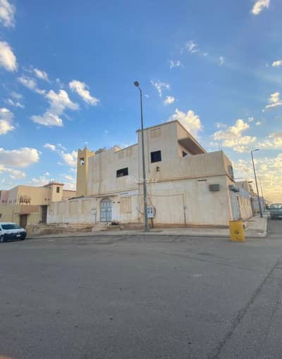 11 Bedroom Residential Building for Sale in Al Khalidiyah, Arar Northern Borders Region - Residential Building for Sale in Al Khalidiyah, Arar Northern Borders Region