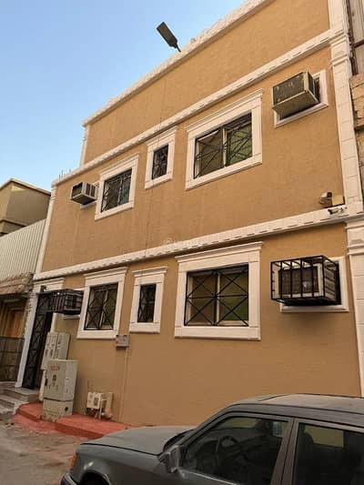 5 Bedroom Residential Building for Sale in Central Riyadh, Riyadh - Building for sale in Al Khalidiyah, Central Riyadh