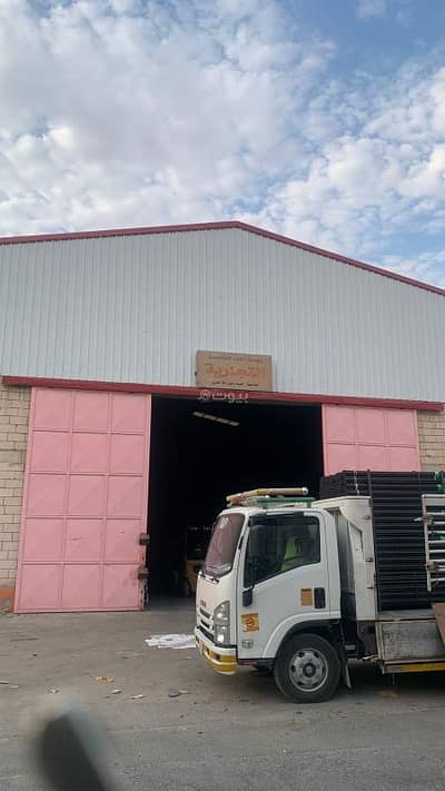 Warehouse for Rent in East Riyadh, Riyadh - Warehouse for rent on Mufasalah Street, As Sulay, Riyadh city