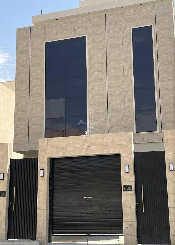 Floor for sale in Tuwaiq, West Riyadh