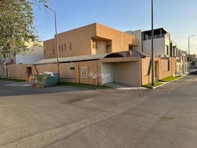 8 Bedroom Villa for Rent in North Riyadh, Riyadh - Corner villa for rent in Al Mughrazat neighborhood