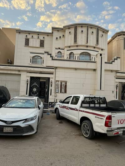 6 Bedroom Villa for Sale in East Riyadh, Riyadh - Villa for sale in Al Janadriyah, East Riyadh