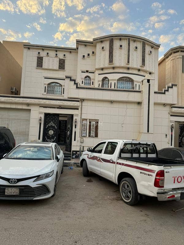 Villa for sale in Al Janadriyah, East Riyadh