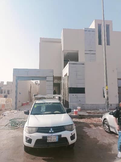 5 Bedroom Villa for Sale in East Riyadh, Riyadh - Villa for sale in Qurtubah, East Riyadh