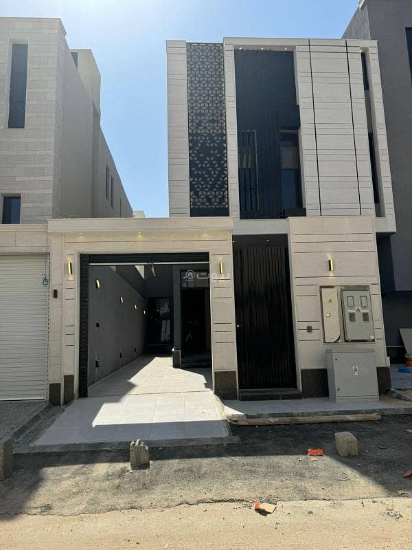 Ground floor for sale, independent of water and electricity, in Al-Qadisiyah neighborhood, east of Riyadh