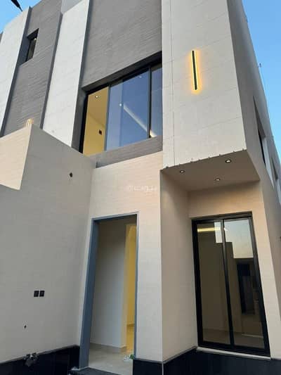 3 Bedroom Floor for Sale in West Riyadh, Riyadh - Floors for Sale in Shubra, West Riyadh