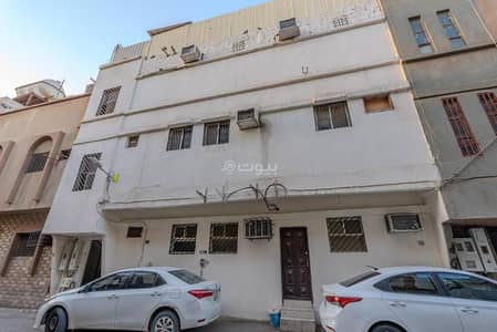 7 Bedroom Villa for Sale in Central Riyadh, Riyadh - Building for sale with a group of apartments, Riyadh