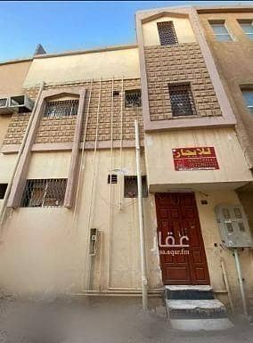 فیلا 5 غرف نوم للبيع في غرب الرياض، الرياض - Investment opportunity: The house is rented on a single contract to a company 🏡