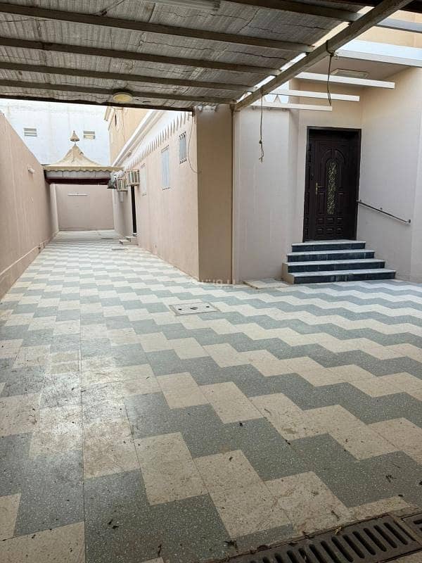 Residential Building  for sale in  Al Fayha, East Riyadh